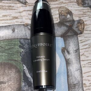 Volcanic Activating Serum - Black